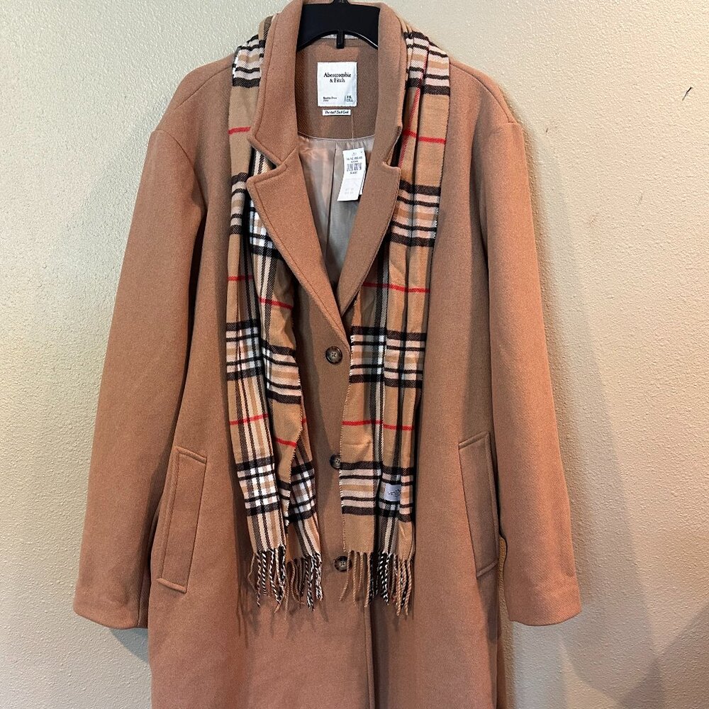 Abercrombie & Fitch Dad Coat with scarf, NWT